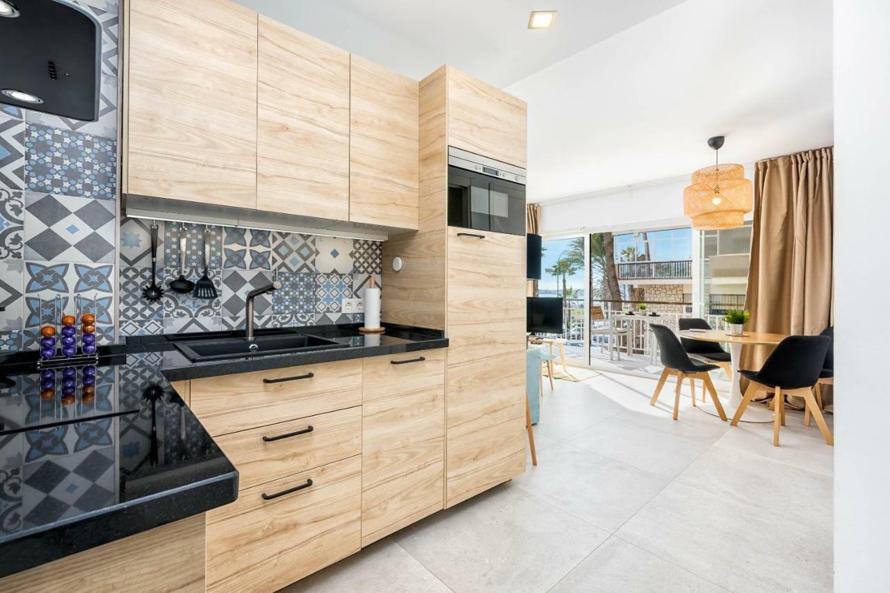 Smart Malagueta Seaview Apartment มาลากา ภายนอก รูปภาพ